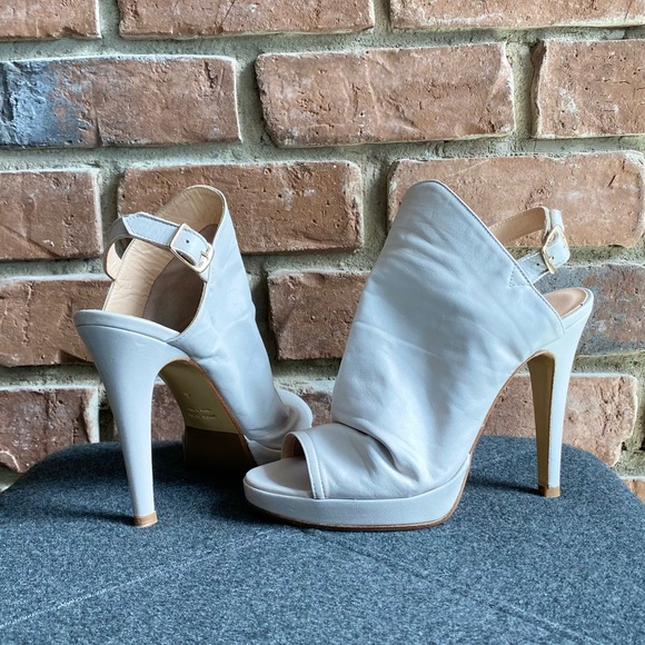 Le Chateau Luxe Peep-Toe Heels - Picture 1 of 8